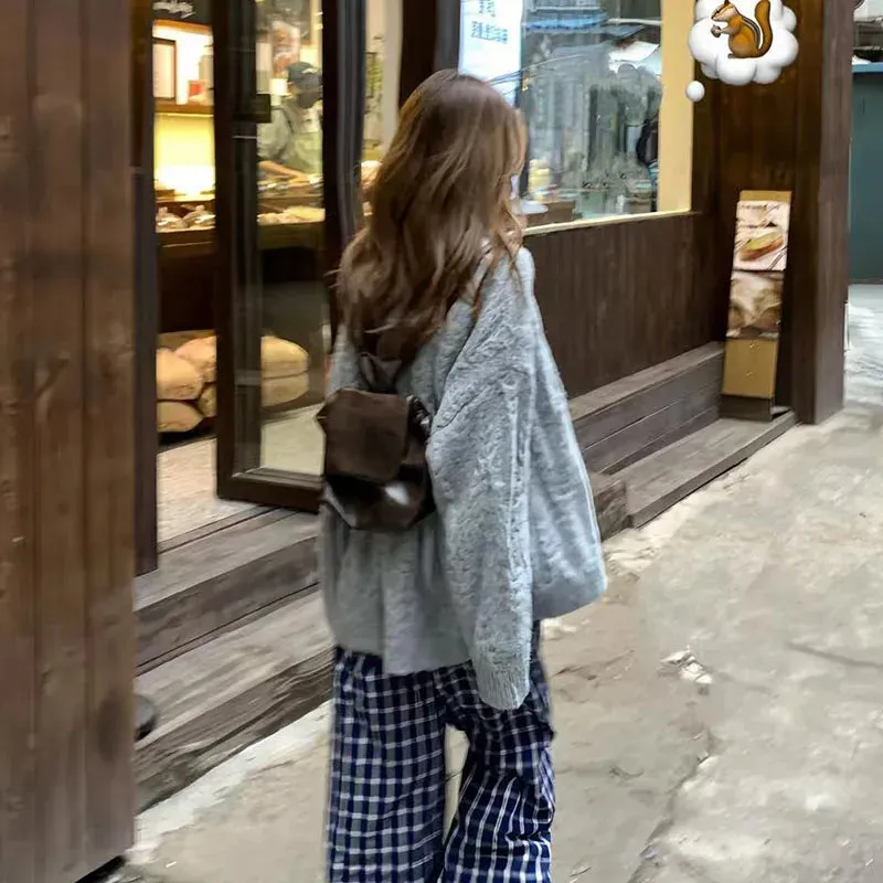 UAKISS  -   Retro Handheld Backpack for Women 2024 New Autumn/Winter Fashionable Niche Commuting Backpacks